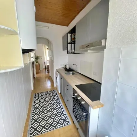 Vintage 2 Bd By Hostlovers